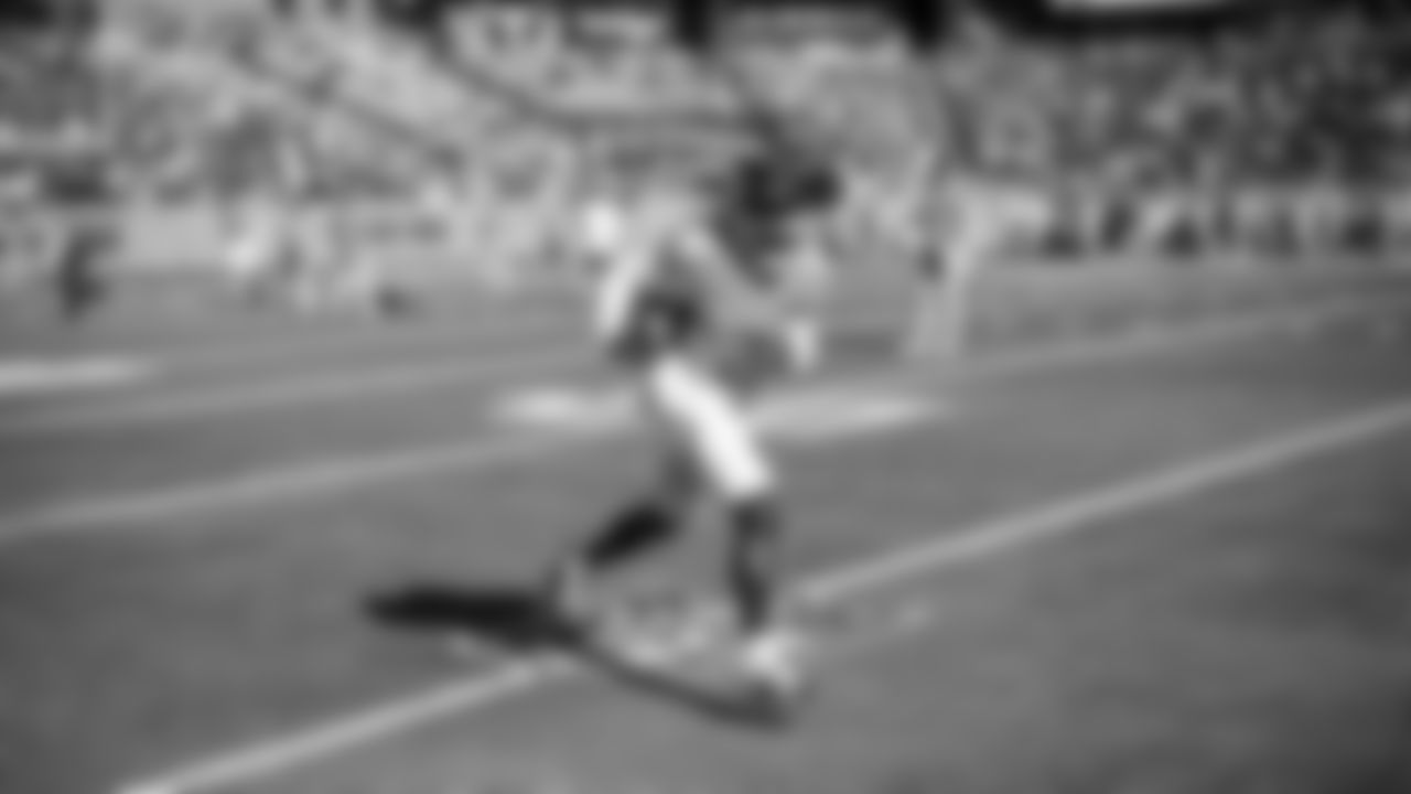 The Tennessee Titans and the Seattle Seahawks compete at Nissan Stadium on November 23, 2025 in Nashville, TN. Photo By Donald Page/Tennessee Titans