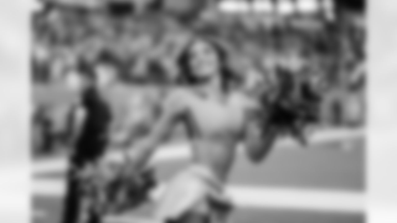 Tennessee Titans Cheerleaders during the game between the Tennessee Titans and the Seattle Seahawks at Nissan Stadium on November 23, 2025 in Nashville, TN. Photo By Kaitlyn Hungerford/Tennessee Titans