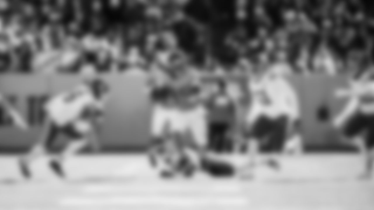 The Tennessee Titans and the Kansas City Chiefs compete at Nissan Stadium on December 21, 2025 in Nashville, TN. Photo By Jessie Rogers/Tennessee Titans