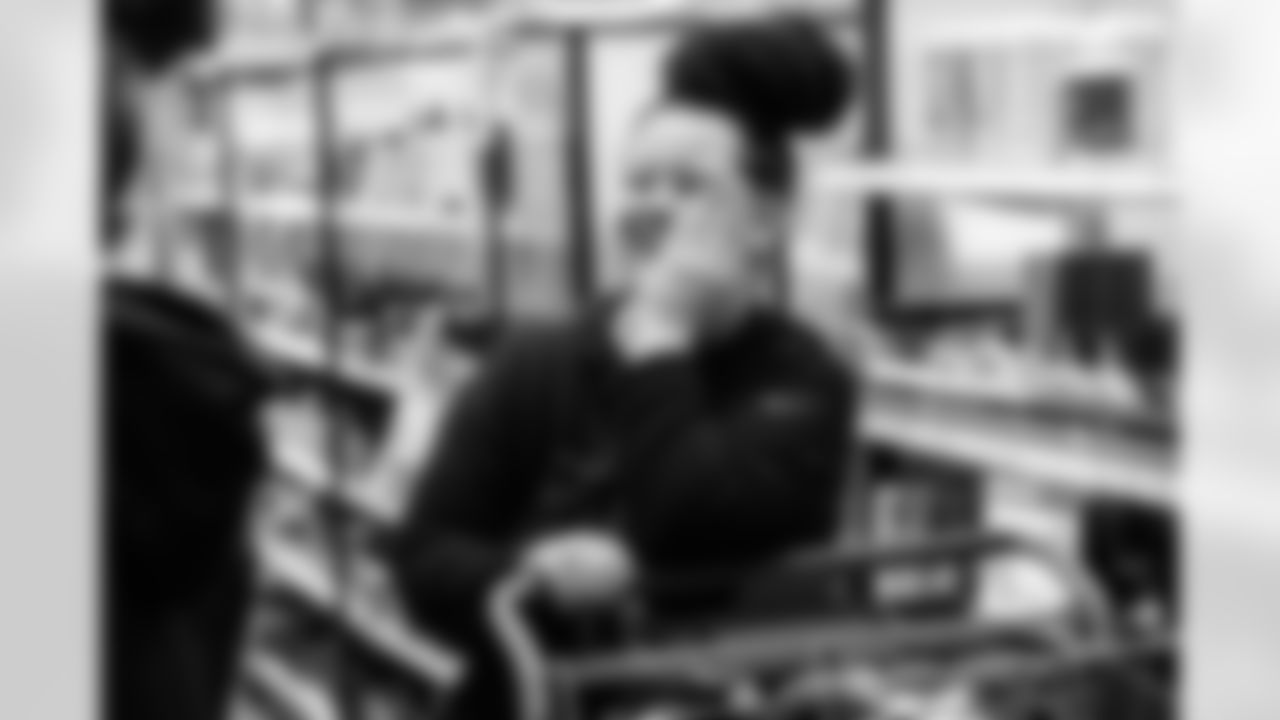 JC Latham Holiday Shopping Event on December 22, 2025 at Target in Nashville, TN. Photo By Beau Brune/Tennessee Titans