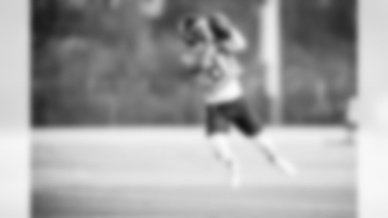 Wide receiver Xavier Restrepo #87 of the Tennessee Titans during practice at the Ascension Saint Thomas Sports Park on November 19, 2025 in Nashville, TN. Photo By Donald Page/Tennessee Titans