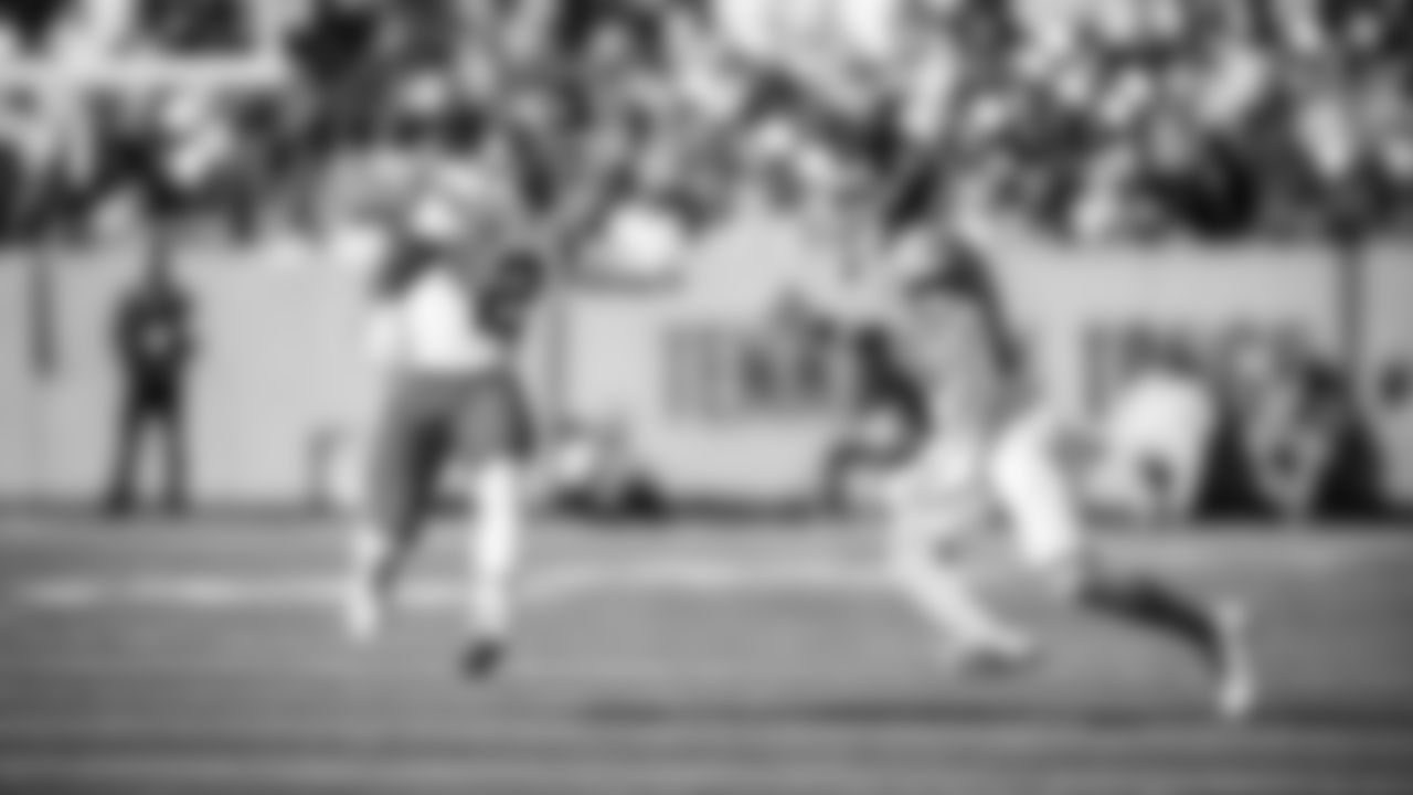 The Tennessee Titans and the Kansas City Chiefs compete at Nissan Stadium on December 21, 2025 in Nashville, TN. Photo By Jessie Rogers/Tennessee Titans