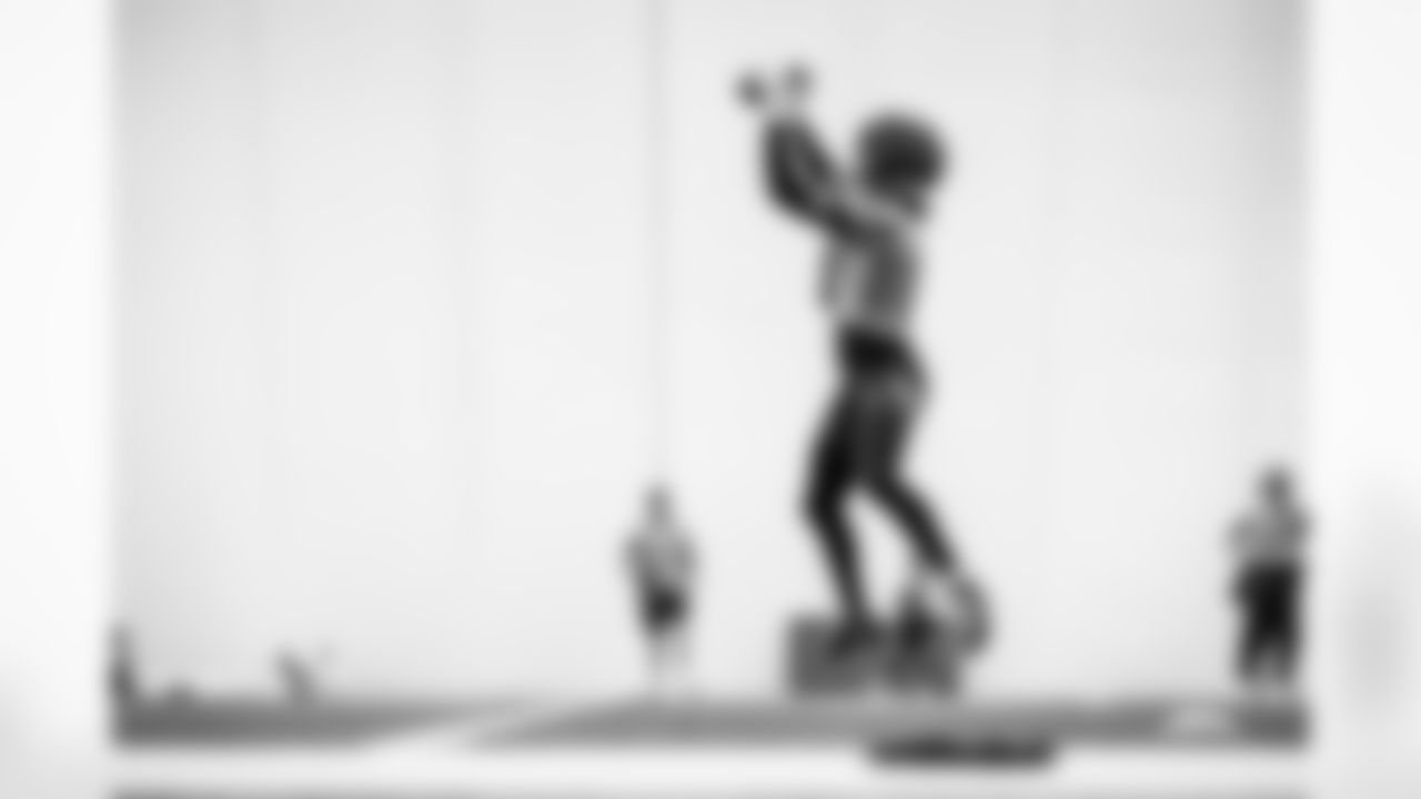 Wide receiver Van Jefferson #11 of the Tennessee Titans during practice in the bubble at the Ascension Saint Thomas Sports Park on December 18, 2025 in Nashville, TN. Photo By Donald Page/Tennessee Titans