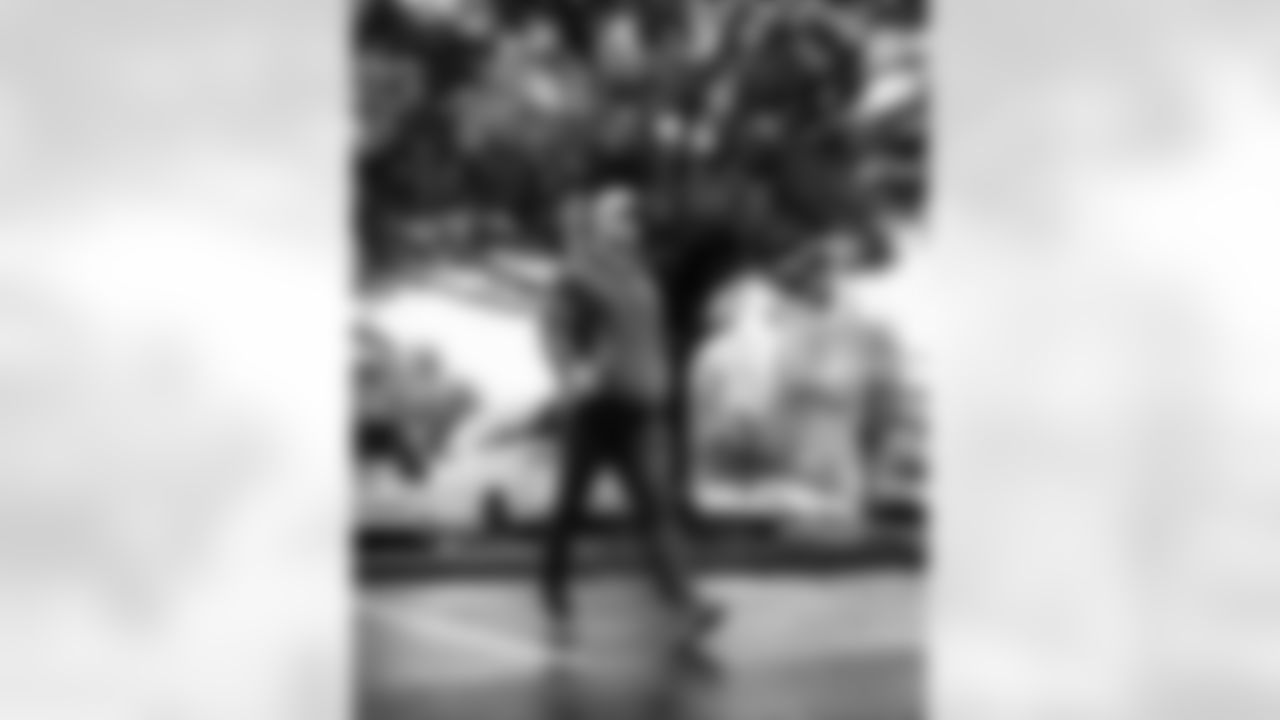 The Tennessee Titans and the Los Angeles Chargers compete at Nissan Stadium on November 02, 2025 in Nashville, TN. Photo B Donald Page/Tennessee Titans