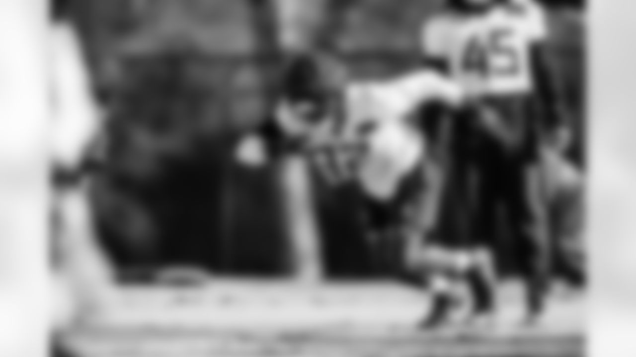 Outside linebacker Jaylen Harrell #92 of the Tennessee Titans during practice at the Ascension Saint Thomas Sports Park on December 11, 2025 in Nashville, TN. Photo By Jessie Rogers/Tennessee Titans