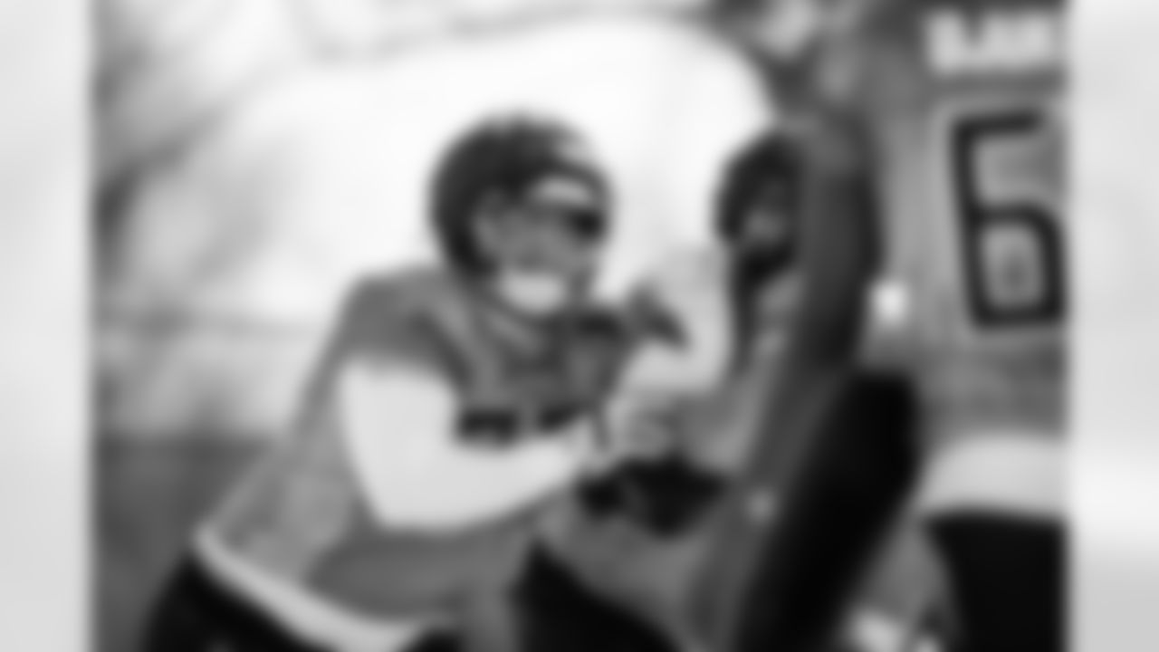 Offensive lineman Peter Skoronski #77 of the Tennessee Titans during practice at the Ascension Saint Thomas Sports Park on December 11, 2025 in Nashville, TN. Photo By Jessie Rogers/Tennessee Titans