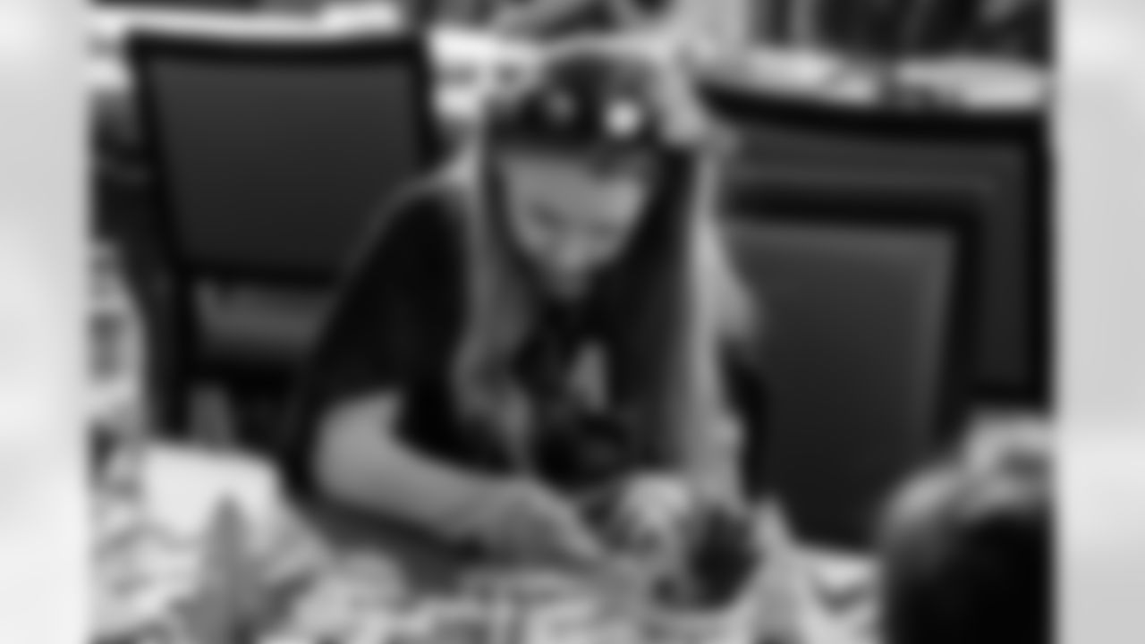 T-Rac's Tinsel Town on December 13, 2025 in Nashville, TN. Photo By Beau Brune/Tennessee Titans