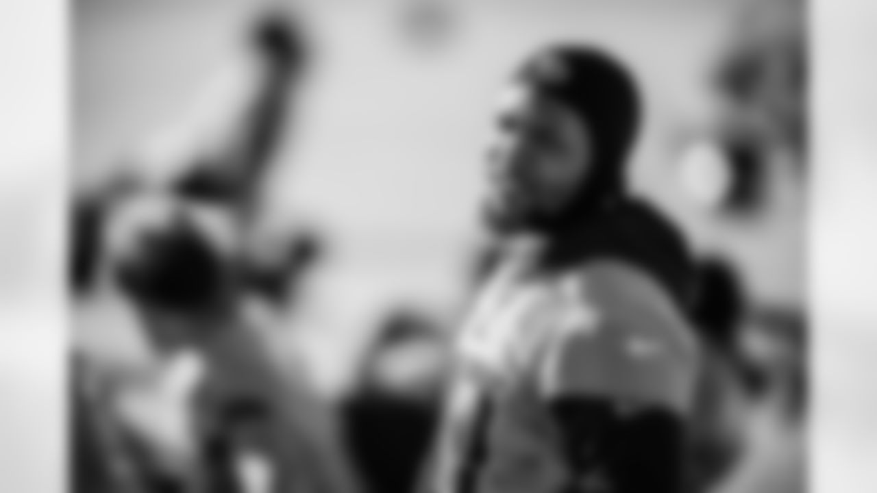 Running back Tony Pollard #20 of the Tennessee Titans during practice at the Ascension Saint Thomas Sports Park on December 17, 2025 in Nashville, TN. Photo By Donald Page/Tennessee Titans