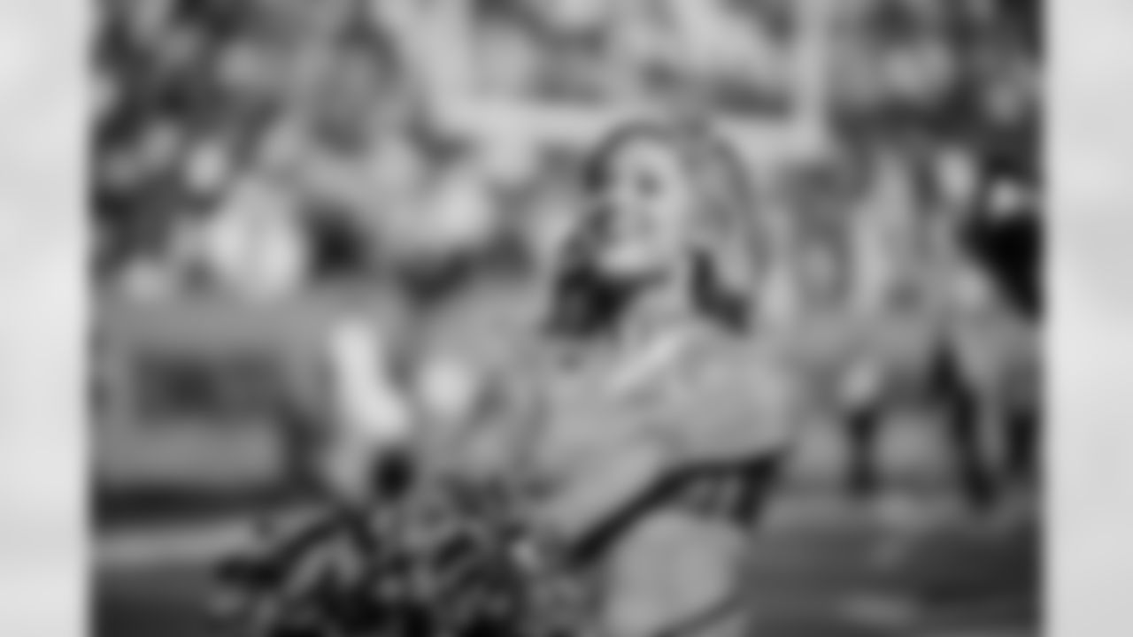 Tennessee Titans Cheerleaders during the game between the Tennessee Titans and the Seattle Seahawks at Nissan Stadium on November 23, 2025 in Nashville, TN. Photo By Kaitlyn Hungerford/Tennessee Titans