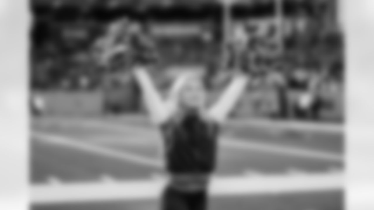 Tennessee Titans Cheerleaders during the game between the Tennessee Titans and the Jacksonville Jaguars at Nissan Stadium on November 30, 2025 in Nashville, TN. Photo By Kaitlyn Hungerford/Tennessee Titans