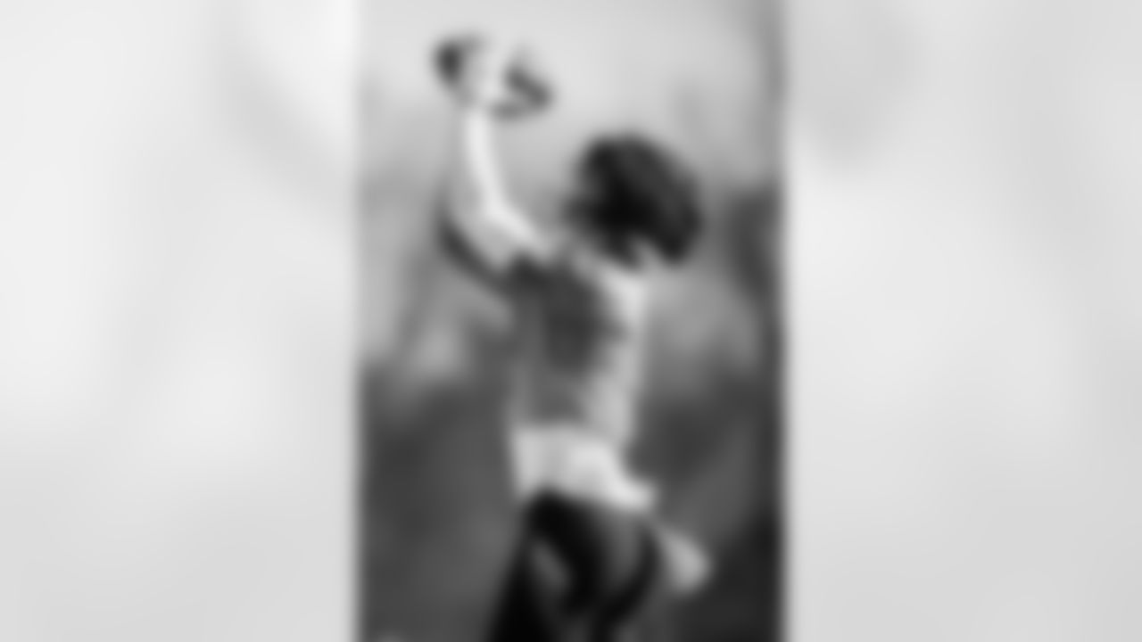 Wide receiver Lance McCutcheon #82 of the Tennessee Titans during practice at the Ascension Saint Thomas Sports Park on January 1, 2026 in Nashville, TN. Photo By Jessie Rogers/Tennessee Titans