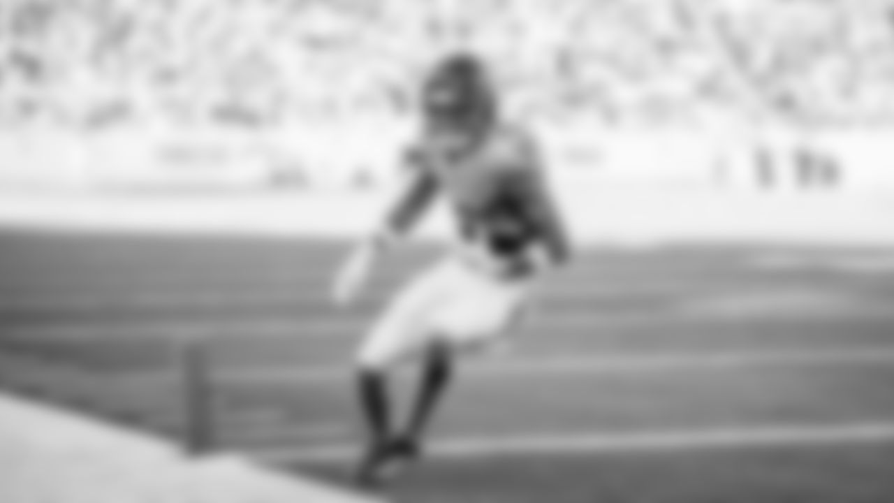 The Tennessee Titans and the Kansas City Chiefs compete at Nissan Stadium on December 21, 2025 in Nashville, TN. Photo By Donald Page/Tennessee Titans