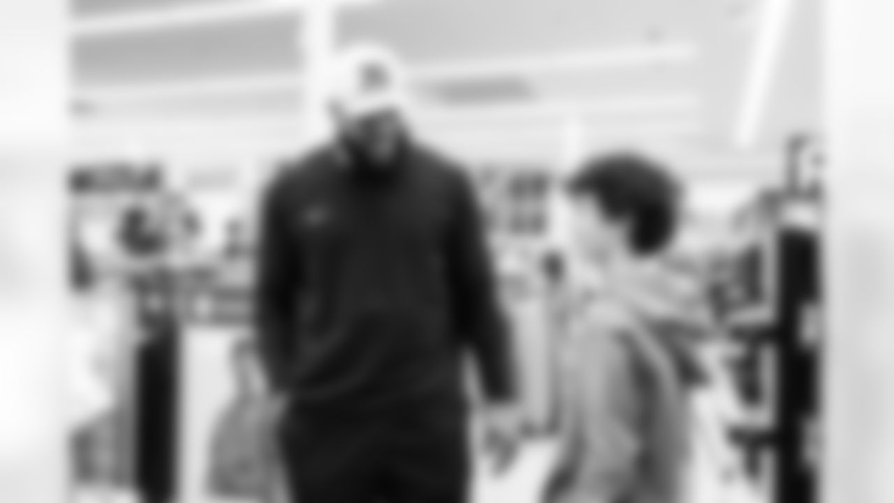 Defensive tackle Jeffery Simmons #98 of the Tennessee Titans partners with Big Brothers Big Sisters to take kids shopping at Academy Sports on December 09, 2025 in Nashville, TN. Photo By Jessie Rogers/Tennessee Titans