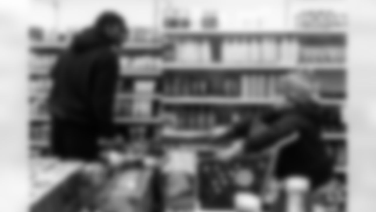 Quarterback Cam Ward #1 of the Tennessee Titans partners with Preston Taylor Ministries to take 8 kids holiday shopping on December 16, 2025 in Nashville, TN. Photo By Jessie Rogers/Tennessee Titans