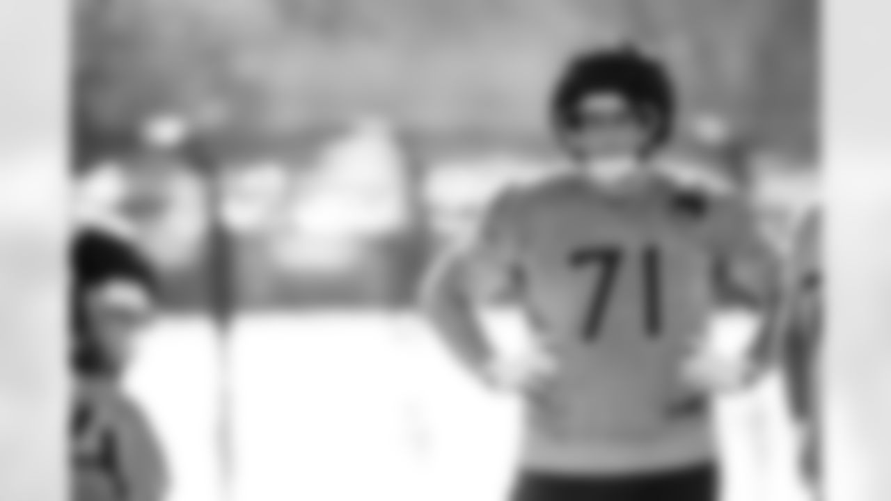 Guard Garrett Dellinger #71 of the Tennessee Titans during practice at the Ascension Saint Thomas Sports Park on December 17, 2025 in Nashville, TN. Photo By Donald Page/Tennessee Titans
