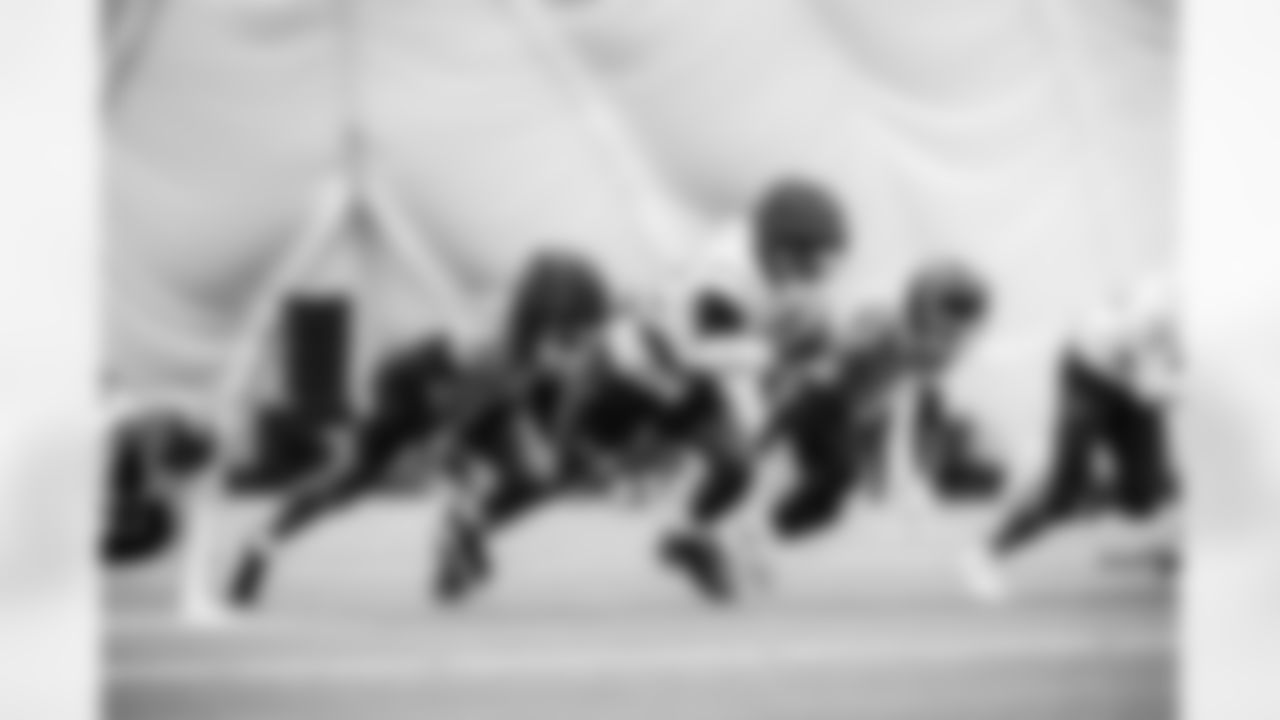 Outside linebacker Jaylen Harrell #92 of the Tennessee Titans during practice in the bubble at the Ascension Saint Thomas Sports Park on December 18, 2025 in Nashville, TN. Photo By Donald Page/Tennessee Titans