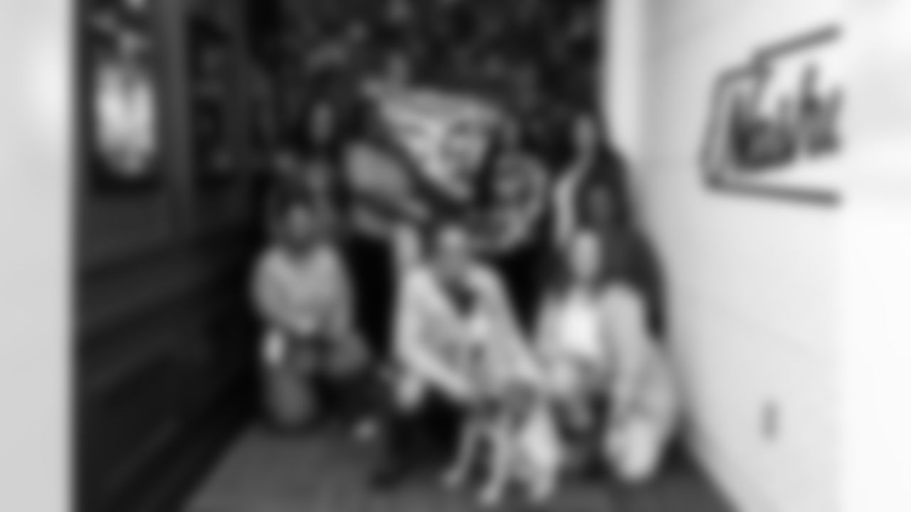 Tennessee Titans host 30 veterans from Wounded Warrior Project for a stadium tour and lunch on November 12, 2025 in Nashville, TN. Photo By Jessie Rogers/Tennessee Titans