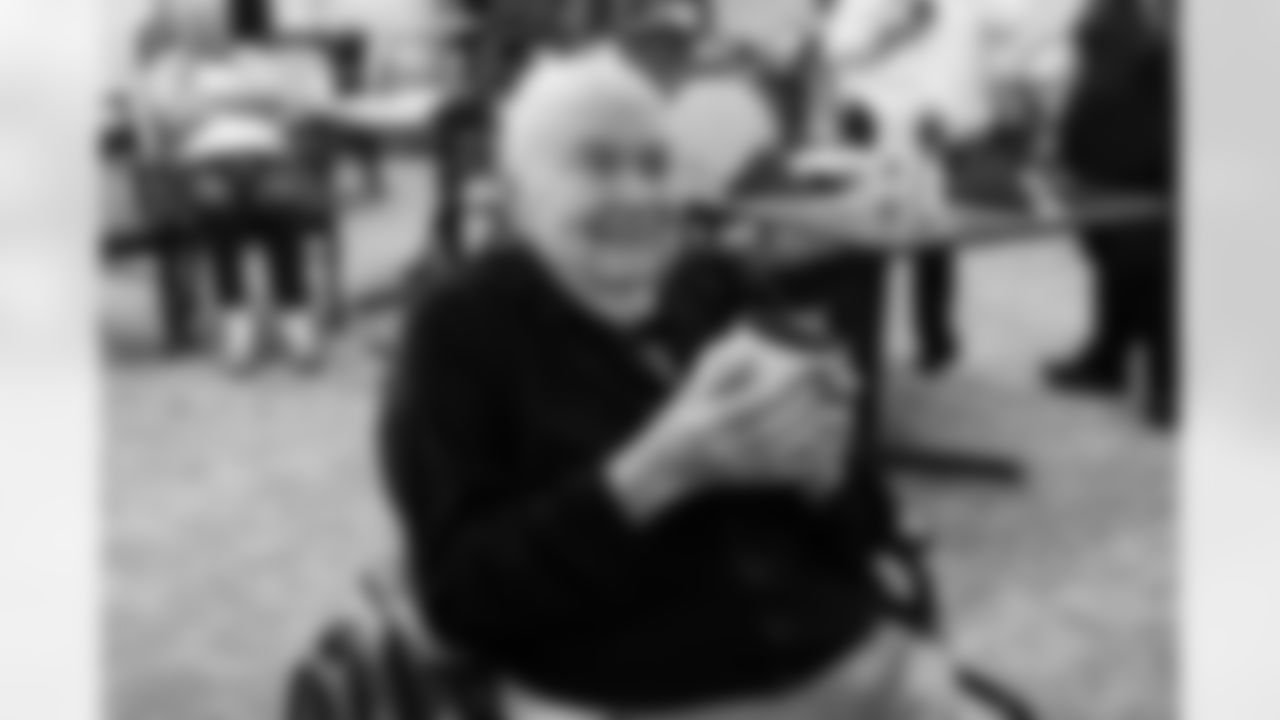 Titan Up Friday Caravan presented by 8th & Roast on November 14, 2025 in Nashville, TN. Photo By Beau Brune/Tennessee Titans