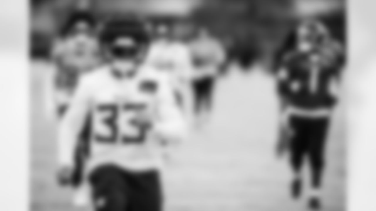 Linebacker Cedric Gray #33 of the Tennessee Titans during practice at the Ascension Saint Thomas Sports Park on December 26, 2025 in Nashville, TN. Photo By Donald Page/Tennessee Titans
