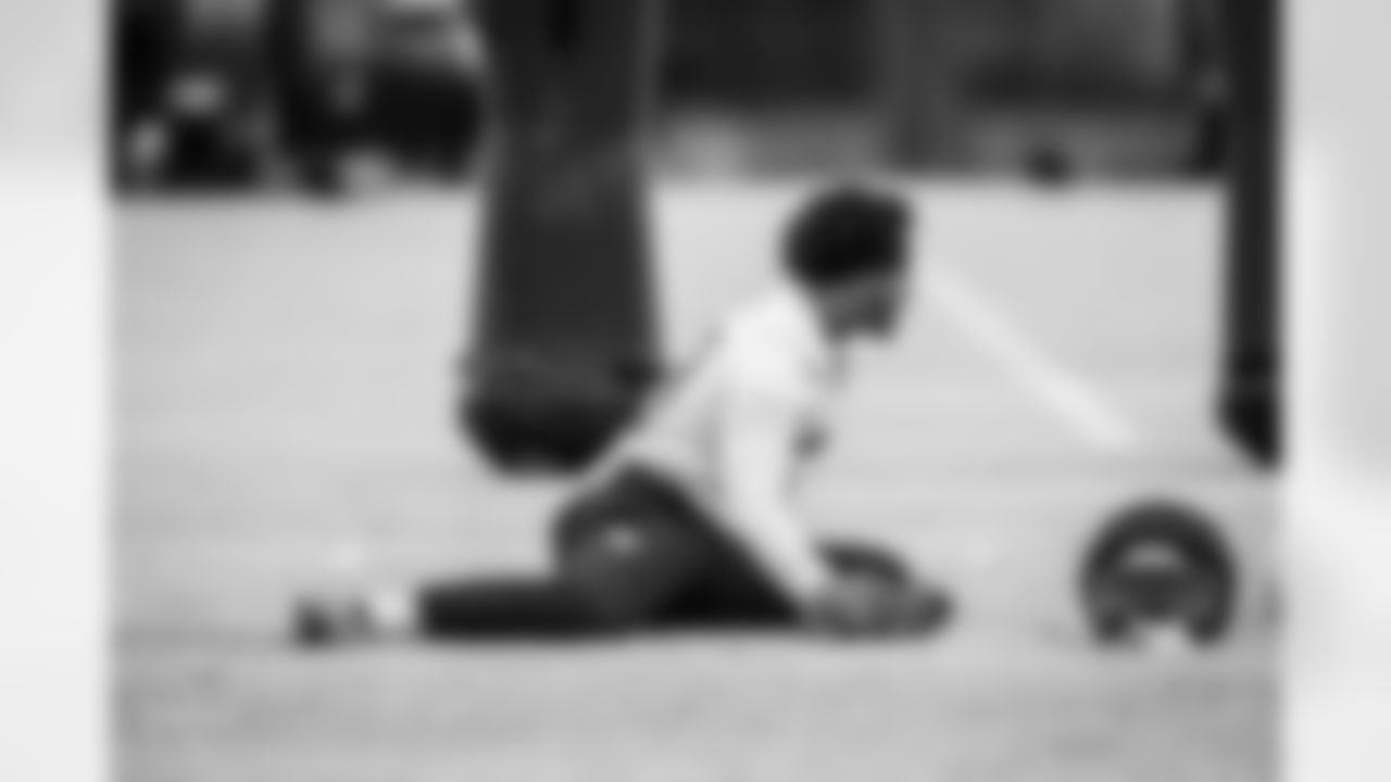 Linebacker Cedric Gray #33 of the Tennessee Titans during practice at the Ascension Saint Thomas Sports Park on December 24, 2025 in Nashville, TN. Photo By Beau Brune/Tennessee Titans