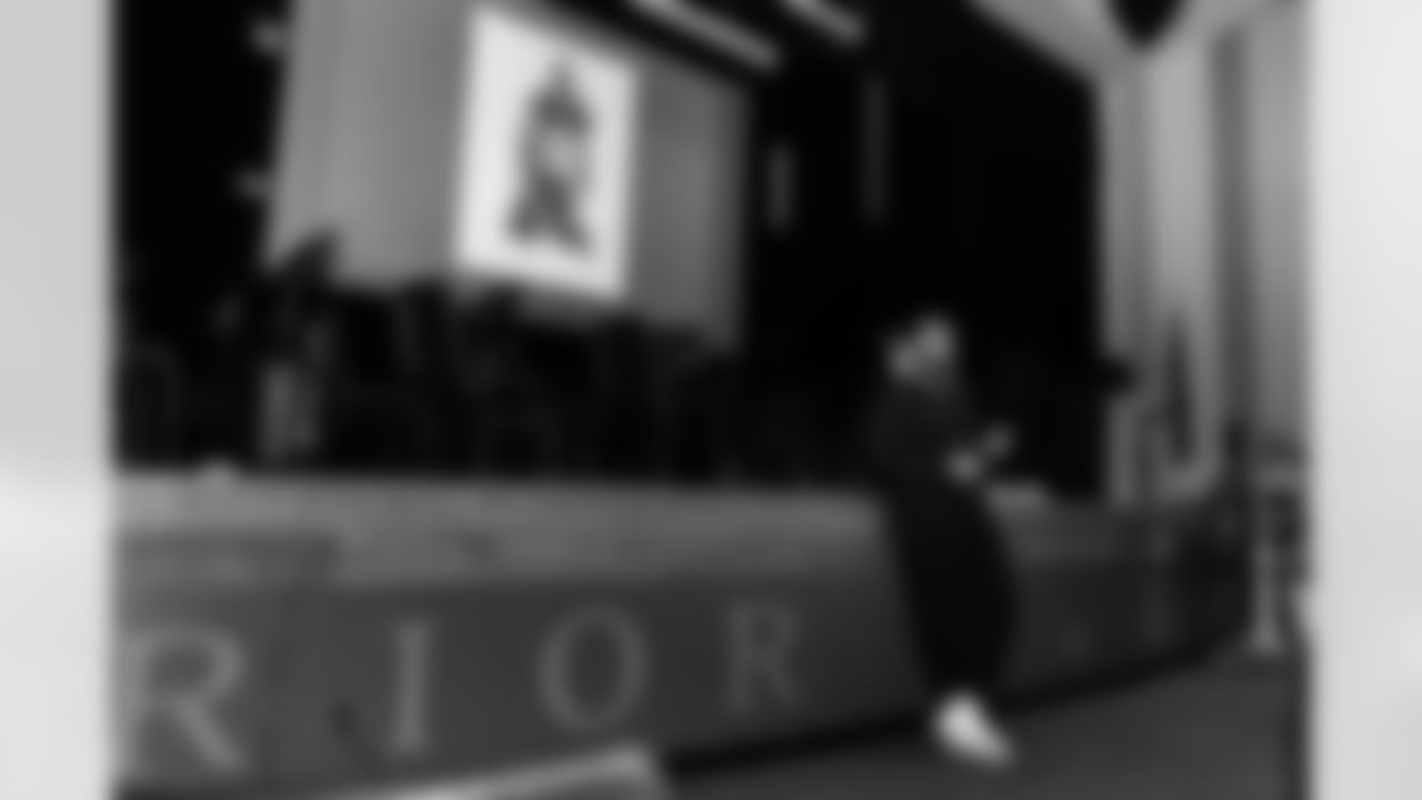 Defensive lineman Jeffery Simmons #98 of the Tennessee Titans speaks to Hunters Lane High School Girls Flag Football team after giving a donation on December 09, 2025 in Nashville, TN. Photo By Donald Page/Tennessee Titans