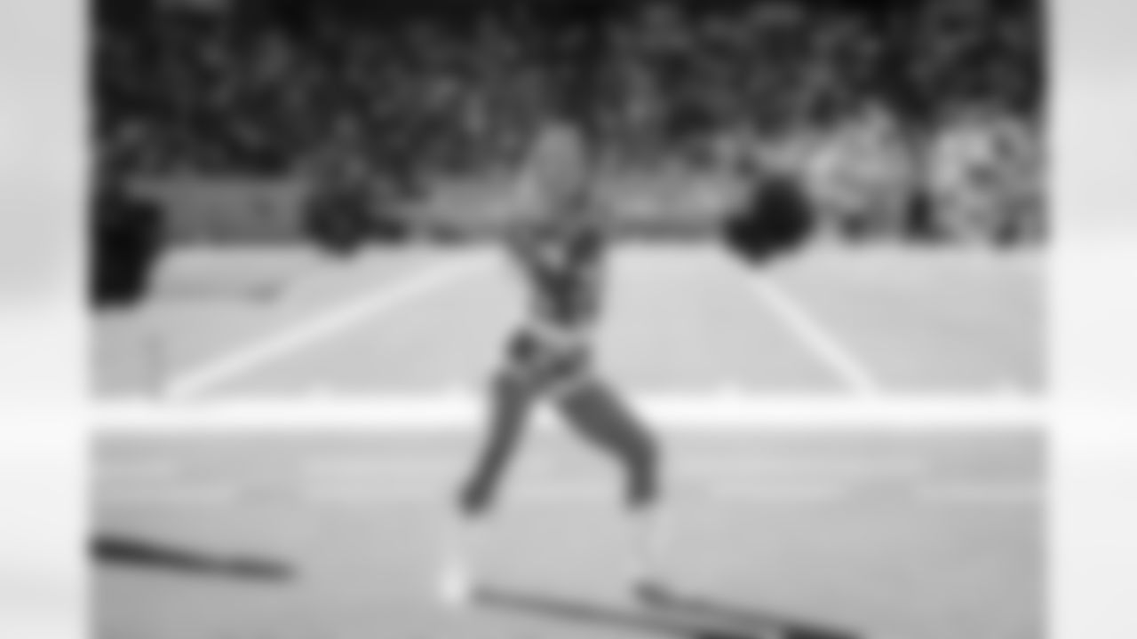 Tennessee Titans Cheerleaders during the game between the Tennessee Titans and the Houston Texans at Nissan Stadium on November 16, 2025 in Nashville, TN. Photo By Kaitlyn Hungerford/Tennessee Titans