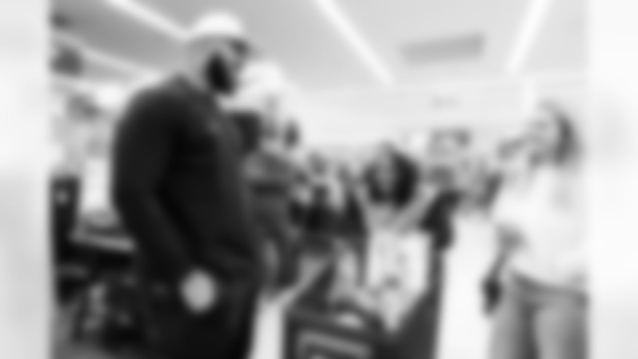 Defensive tackle Jeffery Simmons #98 of the Tennessee Titans partners with Big Brothers Big Sisters to take kids shopping at Academy Sports on December 09, 2025 in Nashville, TN. Photo By Jessie Rogers/Tennessee Titans