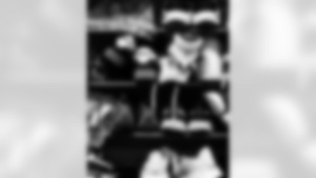 Jeffery Simmons Sack Campaign Check Donation on January 21, 2026 in Nashville, TN. Photo By Beau Brune/Tennessee Titans