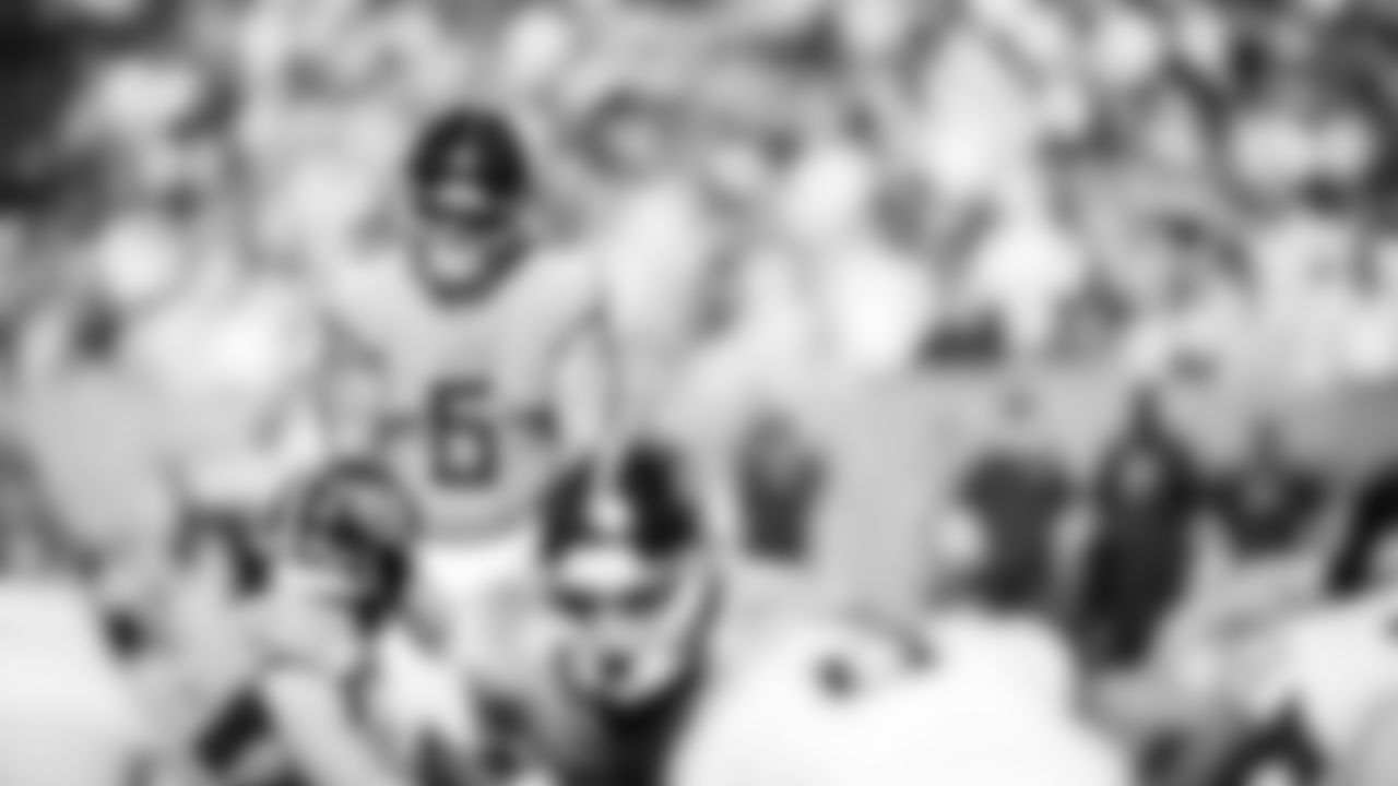 The Tennessee Titans and the Seattle Seahawks compete at Nissan Stadium on November 23, 2025 in Nashville, TN. Photo By Beau Brune/Tennessee Titans