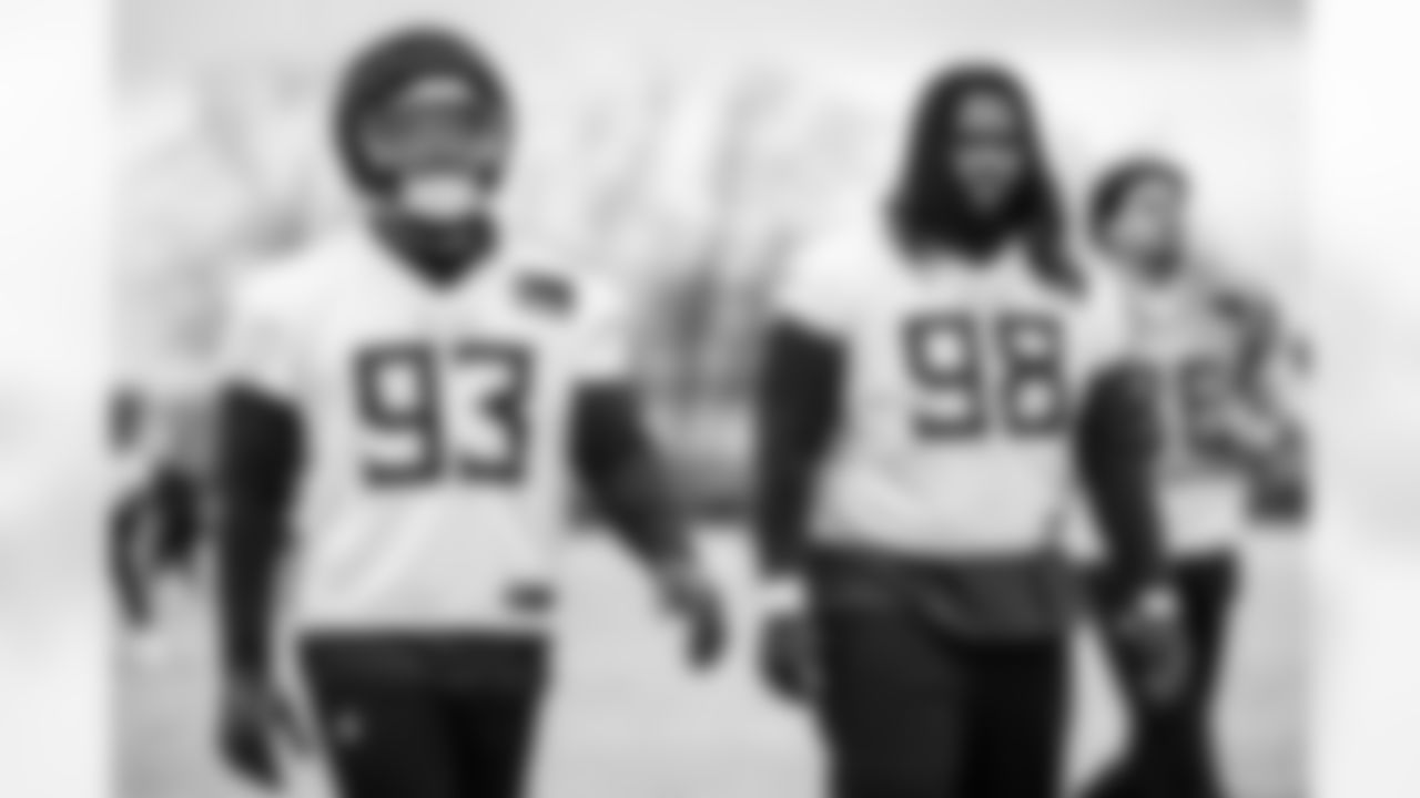 Defensive tackle Jeffery Simmons #98 of the Tennessee Titans and Defensive tackle T'Vondre Sweat #93 of the Tennessee Titans during practice at the Ascension Saint Thomas Sports Park on January 2, 2026 in Nashville, TN. Photo By Donald Page/Tennessee Titans