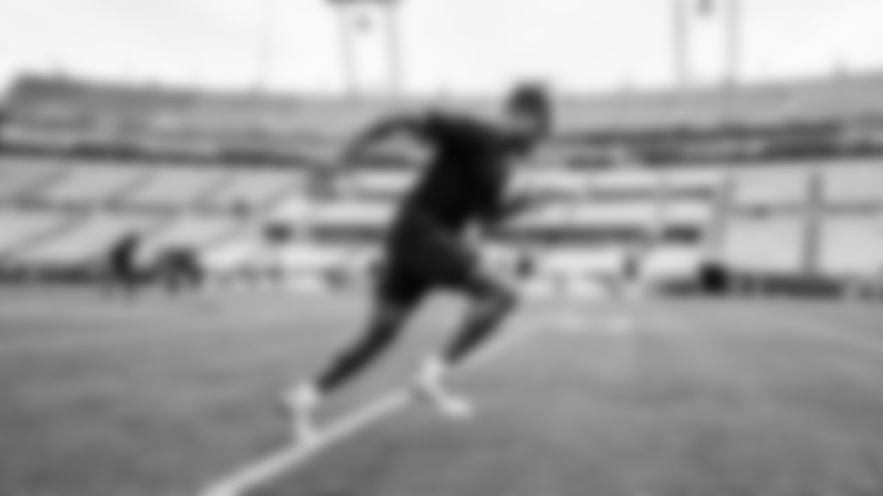 The Tennessee Titans and the Jacksonville Jaguars compete at EverBank Stadium on December 29, 2024 in Jacksonville, FL. Photo By //YOUR NAME///Tennessee Titans