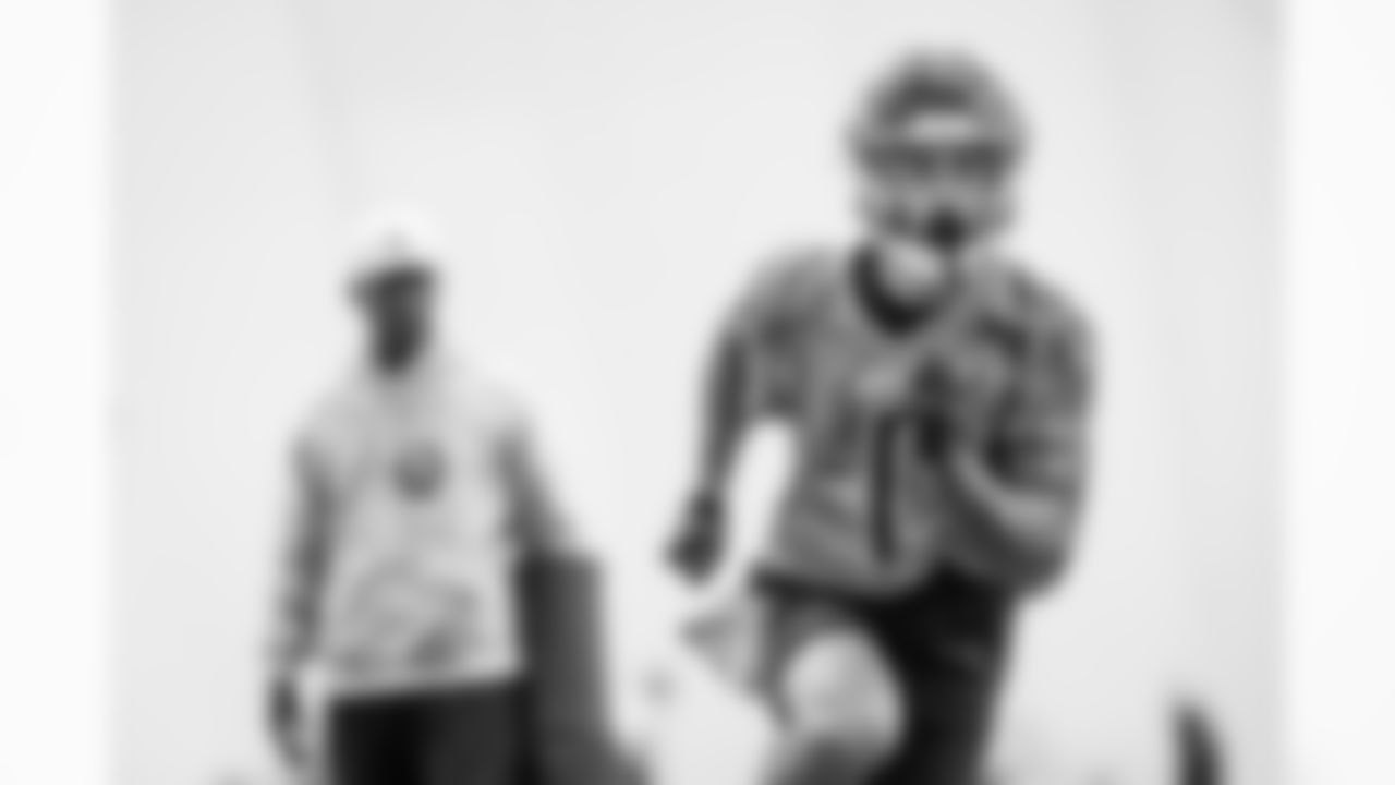 Wide receiver Lance McCutcheon #82 of the Tennessee Titans during practice in the bubble at the Ascension Saint Thomas Sports Park on October 29, 2025 in Nashville, TN. Photo By Donald Page/Tennessee Titans