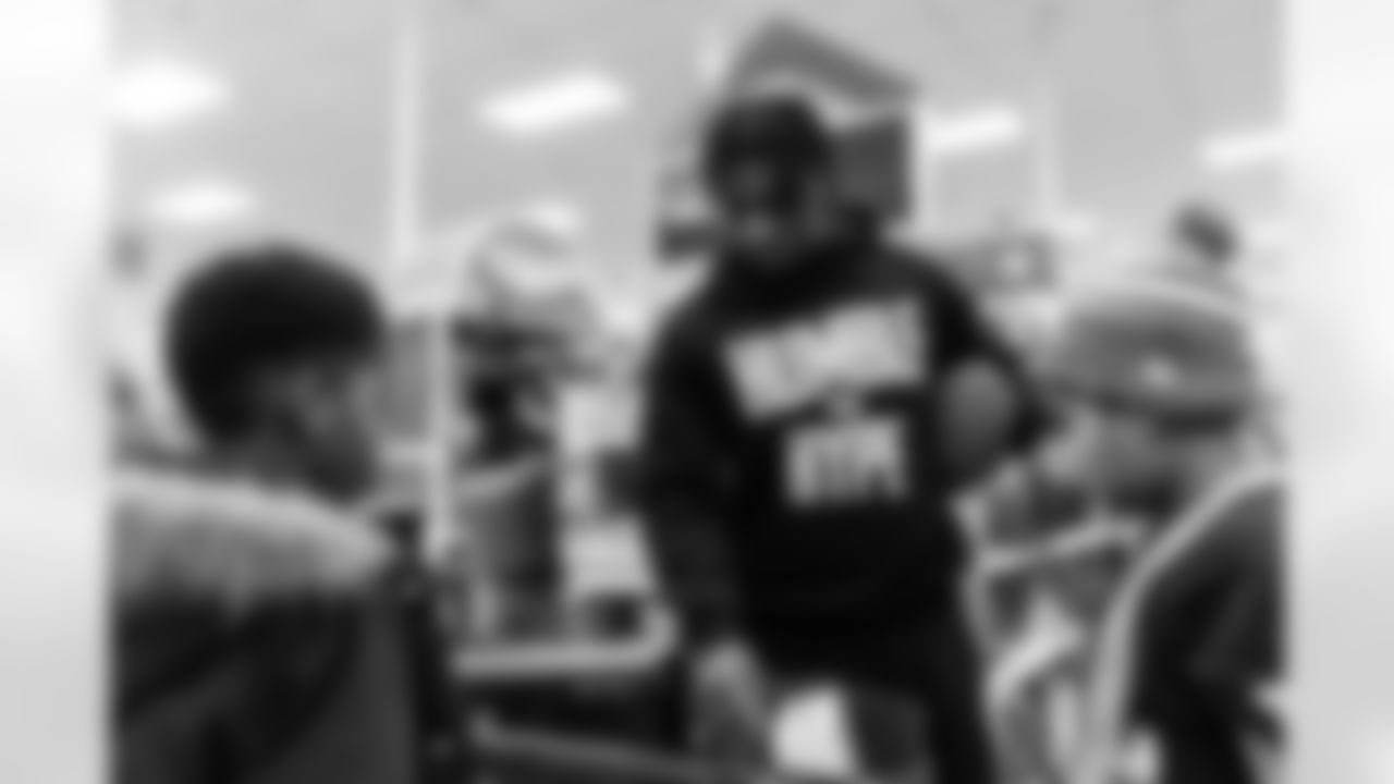 Quarterback Cam Ward #1 of the Tennessee Titans partners with Preston Taylor Ministries to take 8 kids holiday shopping on December 16, 2025 in Nashville, TN. Photo By Jessie Rogers/Tennessee Titans