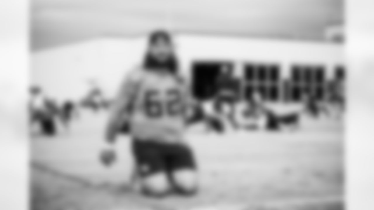 Center/Guard Corey Levin #62 of the Tennessee Titans during practice at the Ascension Saint Thomas Sports Park on December 23, 2025 in Nashville, TN. Photo By Donald Page/Tennessee Titans