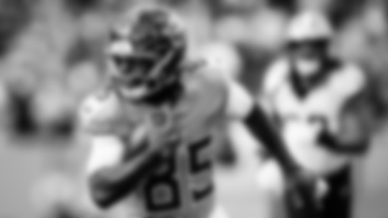 Tight end Chig Okonkwo #85 of the Tennessee Titans during the game between the Tennessee Titans and the New Orleans Saints at Nissan Stadium on December 28, 2025 in Nashville, TN. Photo By Jessie Rogers/Tennessee Titans