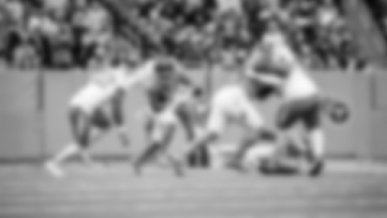 The Tennessee Titans and the Los Angeles Chargers compete at Nissan Stadium on November 02, 2025 in Nashville, TN. Photo B Jessie Rogers/Tennessee Titans