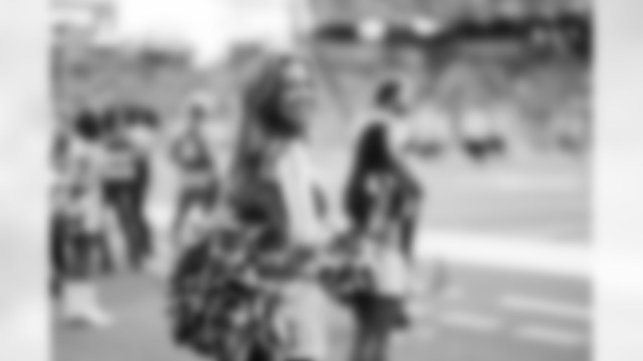 Tennessee Titans Cheerleaders during the game between the Tennessee Titans and the New Orleans Saints at Nissan Stadium on December 28, 2025 in Nashville, TN. Photo By Kaitlyn Hungerford/Tennessee Titans