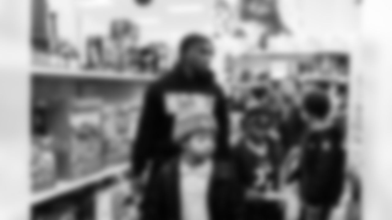 Quarterback Cam Ward #1 of the Tennessee Titans partners with Preston Taylor Ministries to take 8 kids holiday shopping on December 16, 2025 in Nashville, TN. Photo By Jessie Rogers/Tennessee Titans