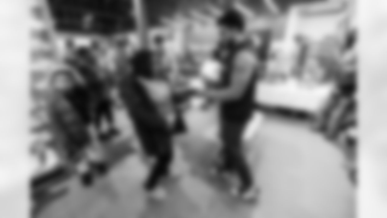 Amani Hooker Christmas Shopping Spree on December 09, 2025 in Nashville, TN. Photo By Beau Brune/Tennessee Titans