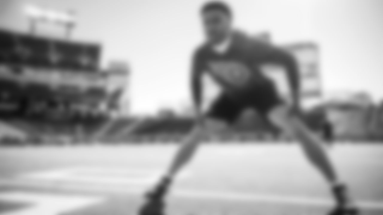 The Tennessee Titans and the Houston Texans compete at Nissan Stadium on November 16, 2025 in Nashville, TN. Photo By Donald Page/Tennessee Titans