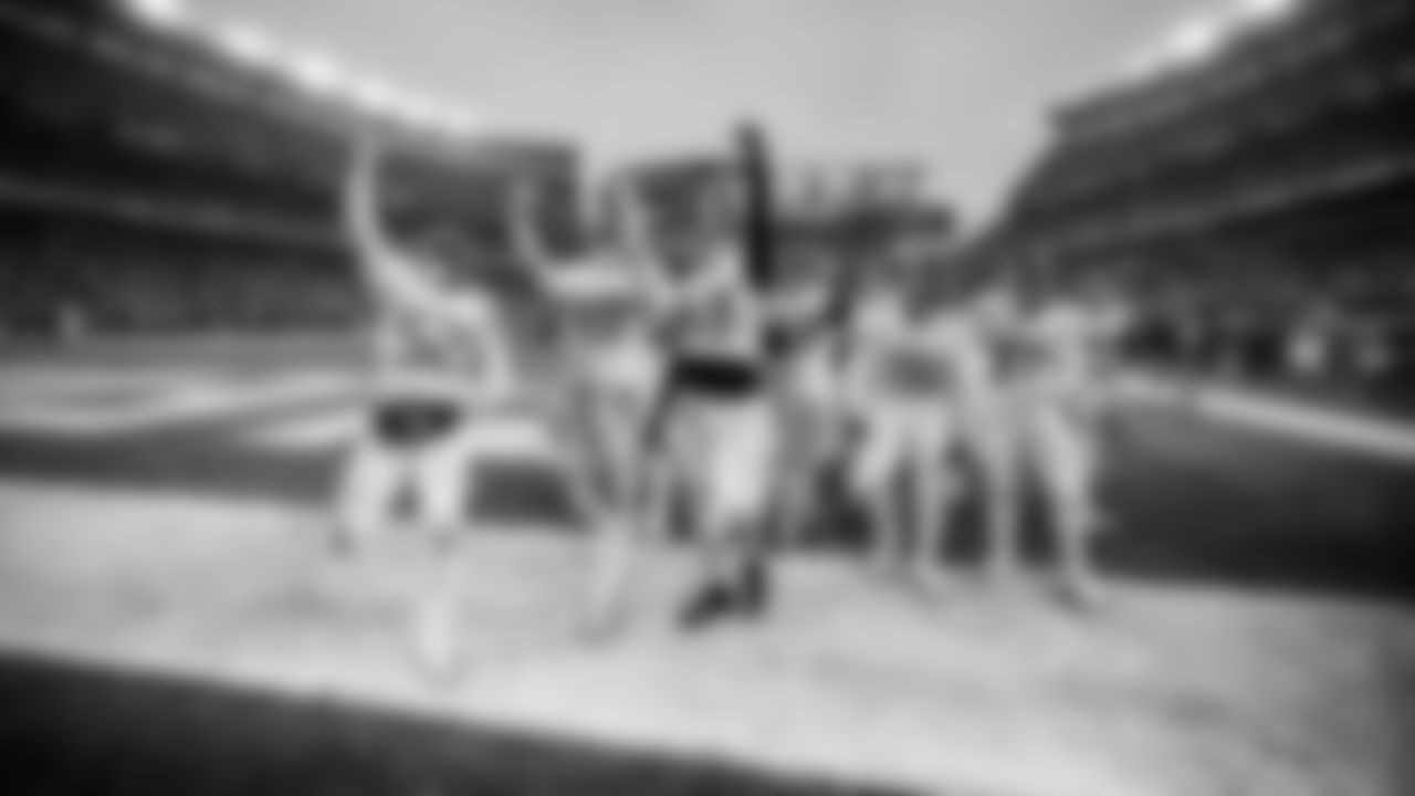 The Tennessee Titans and the Cleveland Browns compete at Huntington Bank Field on December 07, 2025 in Cleveland, OH. Photo By Donald Page/Tennessee Titans