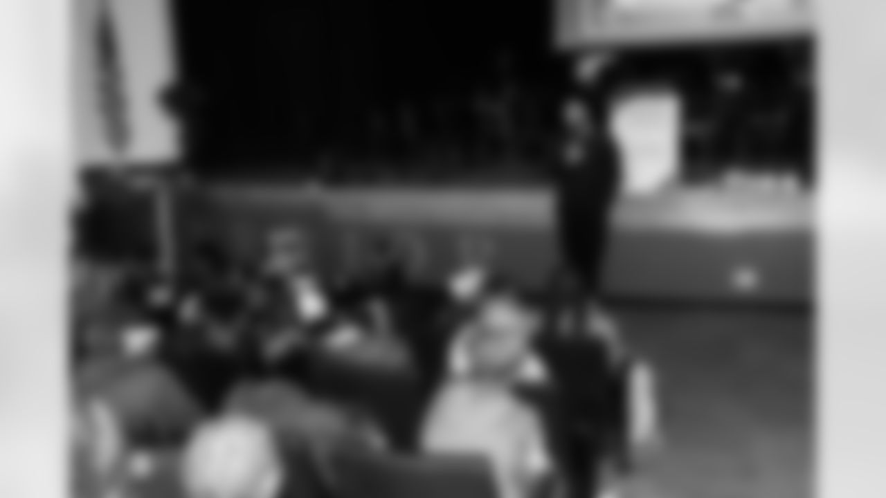 Defensive lineman Jeffery Simmons #98 of the Tennessee Titans speaks to Hunters Lane High School Girls Flag Football team after giving a donation on December 09, 2025 in Nashville, TN. Photo By Donald Page/Tennessee Titans