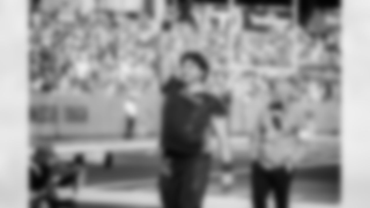 Tennessee Titans Cheerleaders during the game between the Tennessee Titans and the New Orleans Saints at Nissan Stadium on December 28, 2025 in Nashville, TN. Photo By Kaitlyn Hungerford/Tennessee Titans