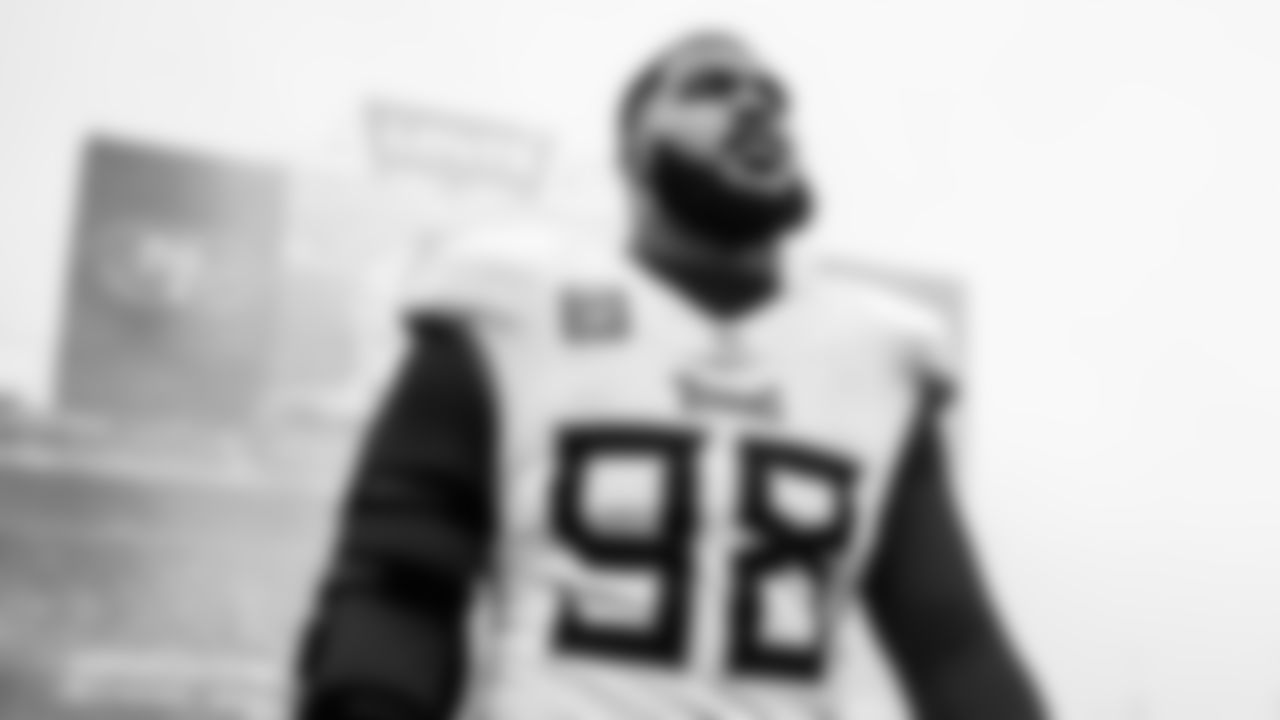 Defensive tackle Jeffery Simmons #98 of the Tennessee Titans before the game between the Tennessee Titans and the San Francisco 49ers at Levi's Stadium on December 14, 2025 in San Francisco, CA. Photo By Jessie Rogers/Tennessee Titans