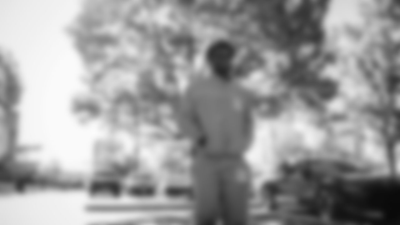 The Tennessee Titans and the Houston Texans compete at Nissan Stadium on November 16, 2025 in Nashville, TN. Photo By Donald Page/Tennessee Titans