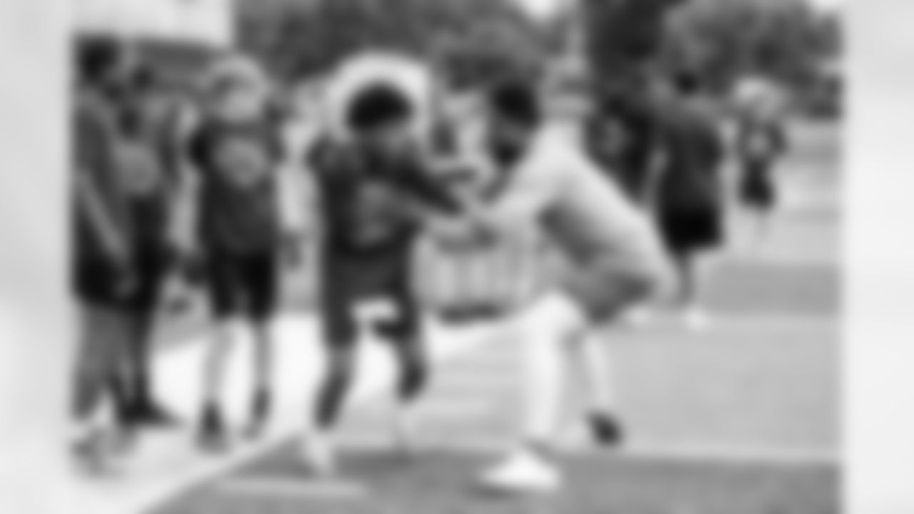 Tennessee Titans Alum, Delanie Walker, working with campers at The Tennessee Titans Youth Football Camp at Austin Peay State University on June 09, 2025 in Clarksville, TN. Photo By Kaitlyn Hungerford/Tennessee Titans