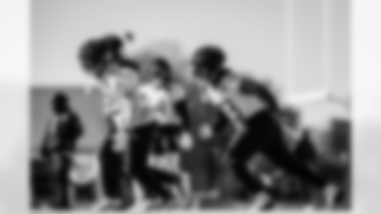 Linebacker Cedric Gray #33 of the Tennessee Titans during practice at the Ascension Saint Thomas Sports Park on December 19, 2025 in Nashville, TN. Photo By Jessie Rogers/Tennessee Titans