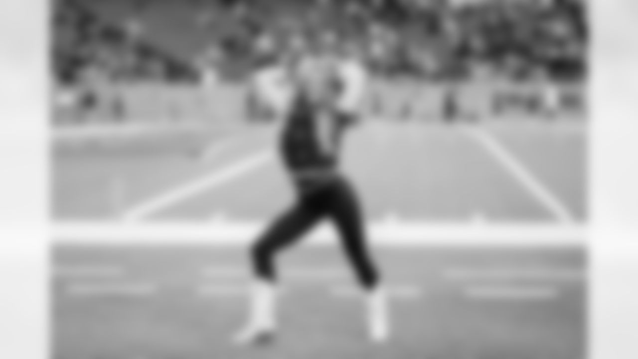 Tennessee Titans Cheerleaders during the game between the Tennessee Titans and the Jacksonville Jaguars at Nissan Stadium on November 30, 2025 in Nashville, TN. Photo By Kaitlyn Hungerford/Tennessee Titans