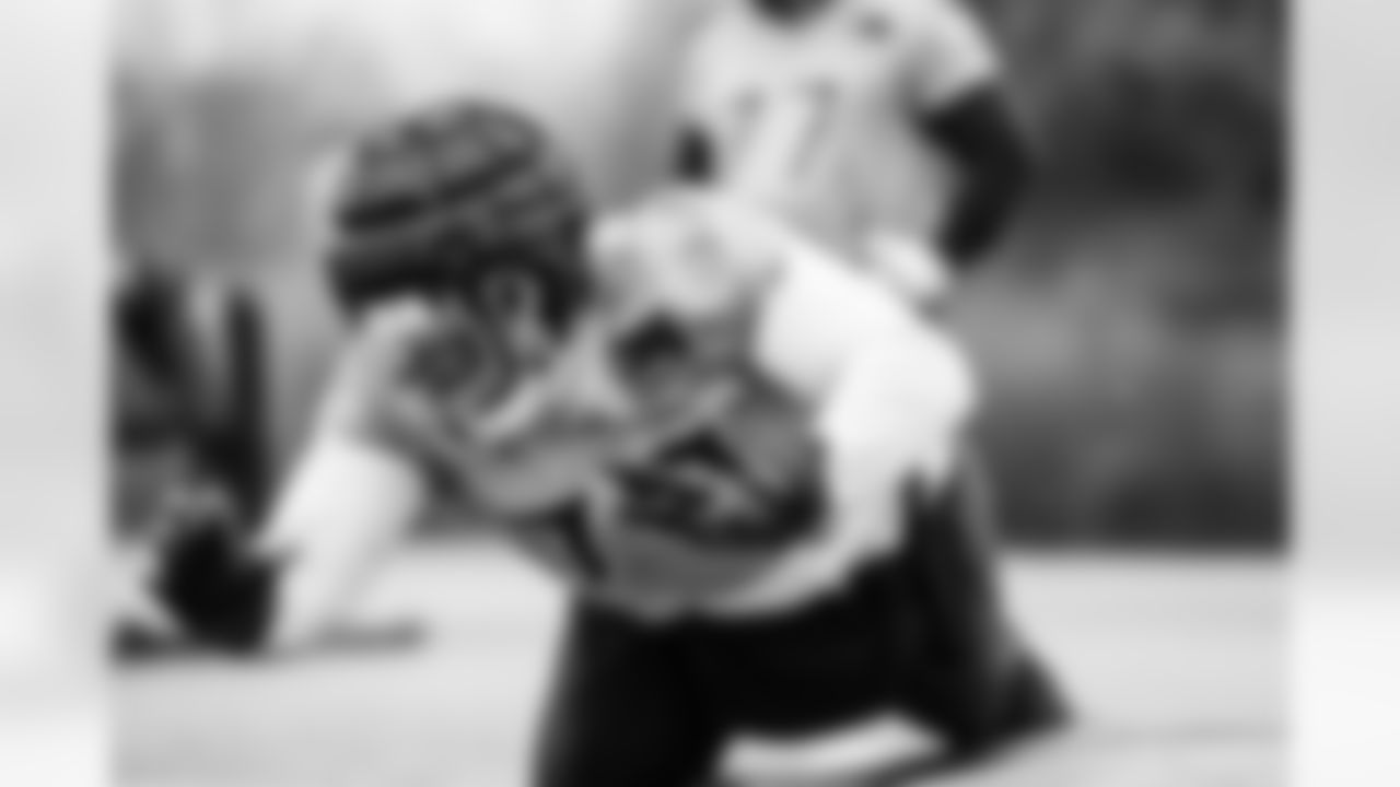 Center Lloyd Cushenberry III #79 of the Tennessee Titans during practice at the Ascension Saint Thomas Sports Park on December 5, 2025 in Nashville, TN. Photo By Donald Page/Tennessee Titans