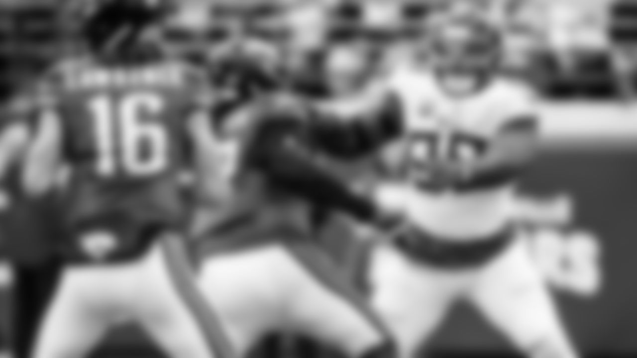 Defensive tackle Jeffery Simmons #98 of the Tennessee Titans during the game between the Tennessee Titans and the Jacksonville Jaguars at EverBank Stadium on January 04, 2026 in Jacksonville, FL. Photo By Donald Page/Tennessee Titans